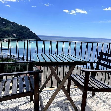 Ocean View Villa With Fast Wi-Fi And Elevator To Town Levanto Eksteriør billede