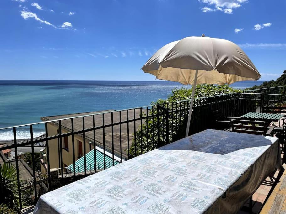 Ocean View Villa With Fast Wi-Fi And Elevator To Town Levanto Eksteriør billede